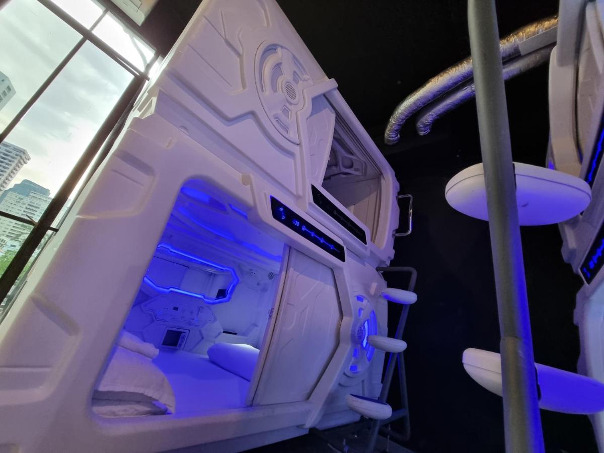 בנגקוק Met A Space Pod @Phrom Phong מראה חיצוני תמונה