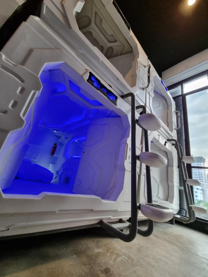 בנגקוק Met A Space Pod @Phrom Phong מראה חיצוני תמונה